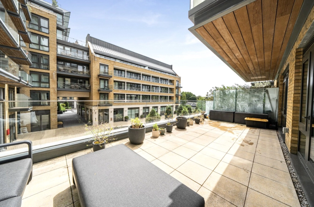 2 bedrooms apartments/flats for sale in Kew Bridge Road, Brentford - TW8 view 6