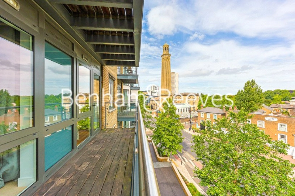 2 bedrooms apartments/flats for sale in Kew Bridge Road, Brentford - TW8 view 5