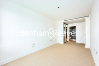 Kew Bridge Road, Brentford - TW8 view 9