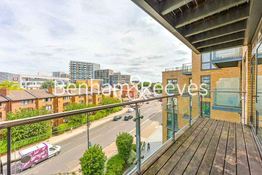 2 bedrooms apartments/flats for sale in Kew Bridge Road, Brentford - TW8 view 11