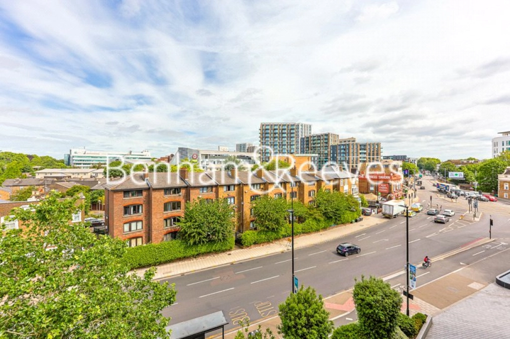 2 bedrooms apartments/flats for sale in Kew Bridge Road, Brentford - TW8 view 12