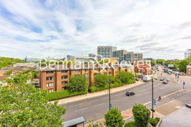 Kew Bridge Road, Brentford - TW8 view 12