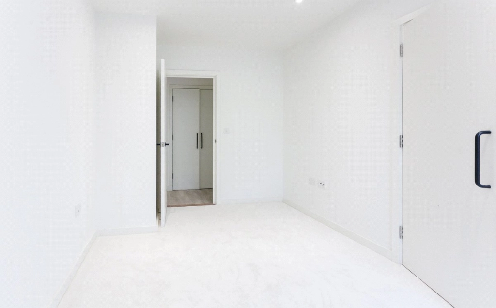 2 bedrooms apartments/flats for sale in Staines Road, Hounslow - TW3 view 6