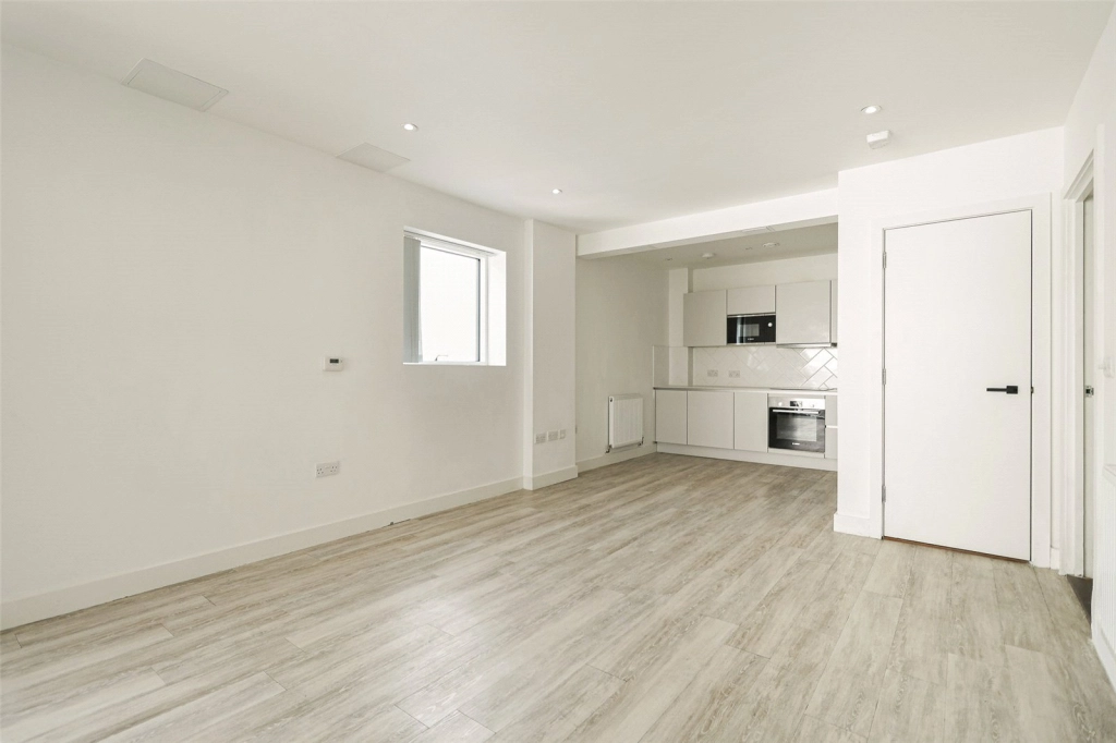 Studio apartments/flats for sale in Staines Road, Hounslow - TW3 view 3