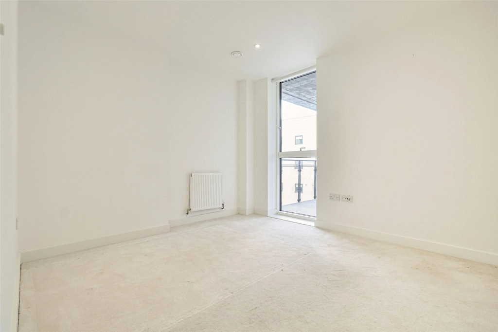 Studio apartments/flats for sale in Staines Road, Hounslow - TW3 view 4