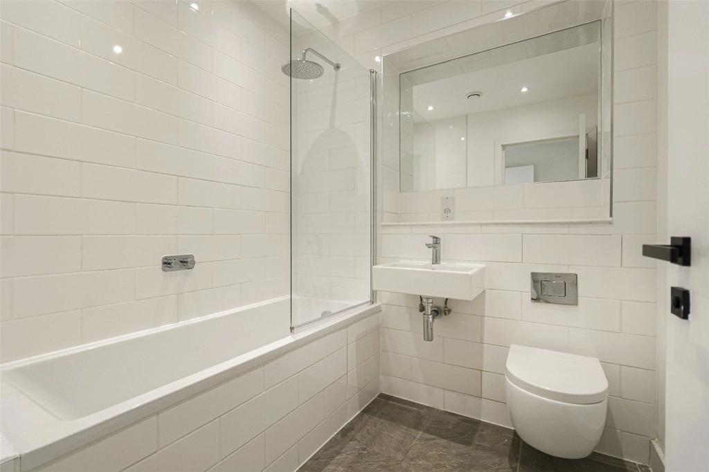 Studio apartments/flats for sale in Staines Road, Hounslow - TW3 view 5