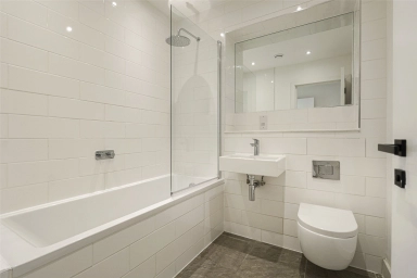Staines Road, Hounslow - TW3 view 5