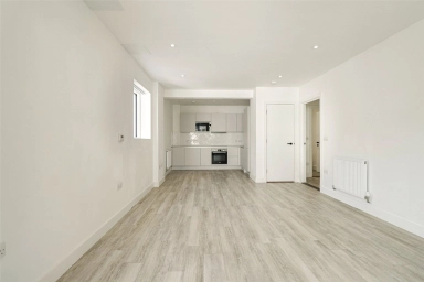 Staines Road, Hounslow - TW3 view 8