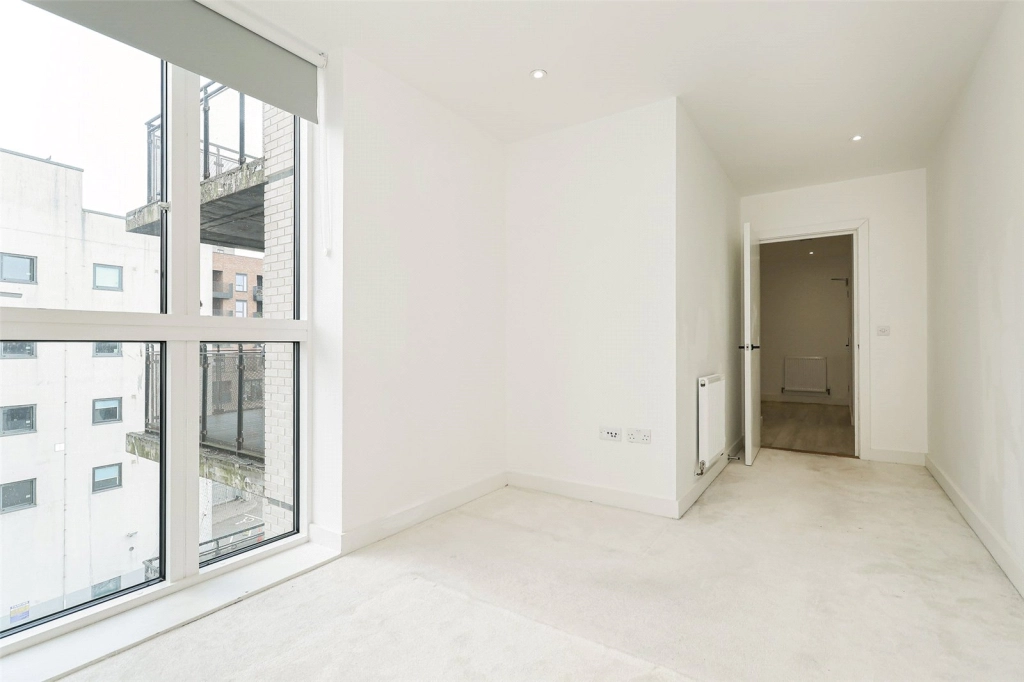 Studio apartments/flats for sale in Staines Road, Hounslow - TW3 view 9