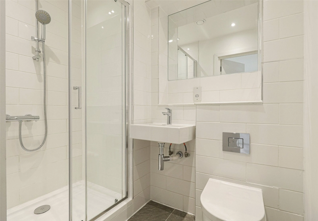 Studio apartments/flats for sale in Staines Road, Hounslow - TW3 view 10