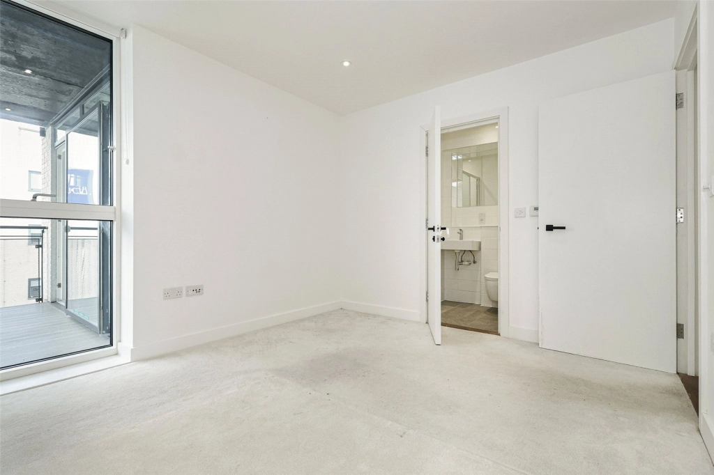Studio apartments/flats for sale in Staines Road, Hounslow - TW3 view 15