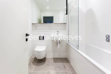Staines Road, Hounslow - TW3 view 3
