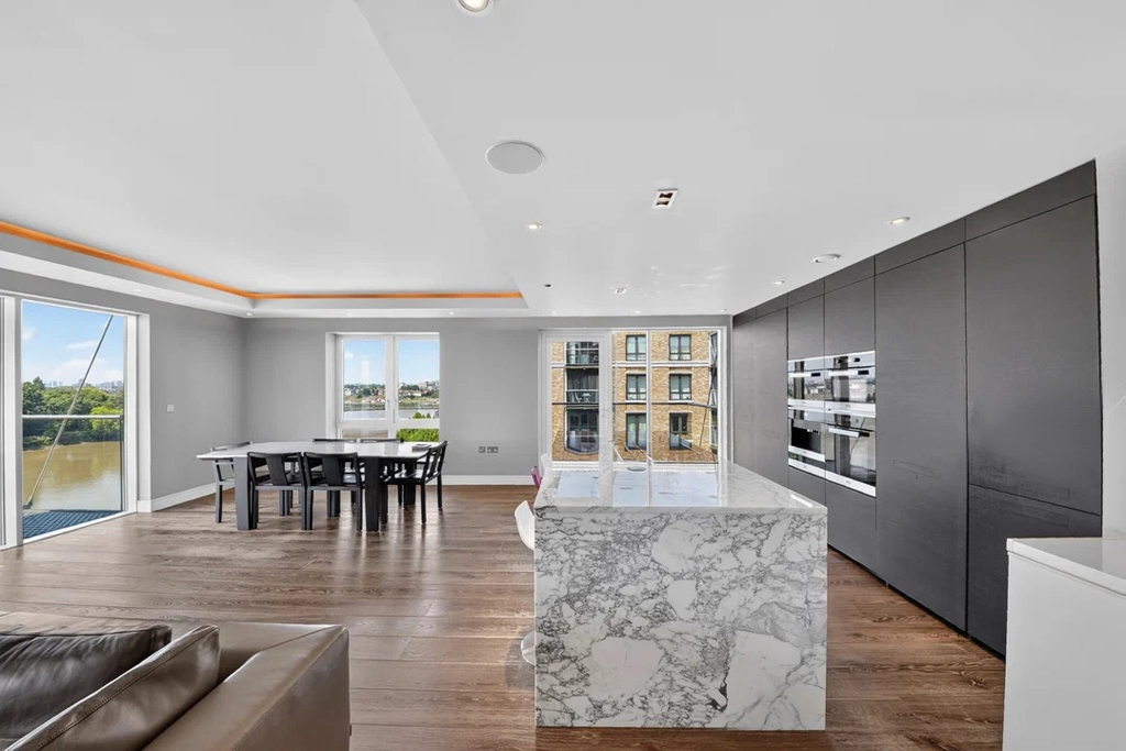 3 bedrooms apartments/flats for sale in Parr's Way, Hammersmith - W6 view 9