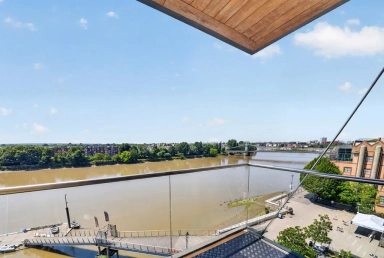 Parr's Way, Hammersmith - W6 view 1