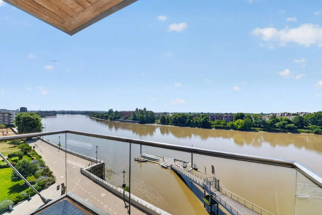 3 bedrooms apartments/flats for sale in Parr's Way, Hammersmith - W6 view 17