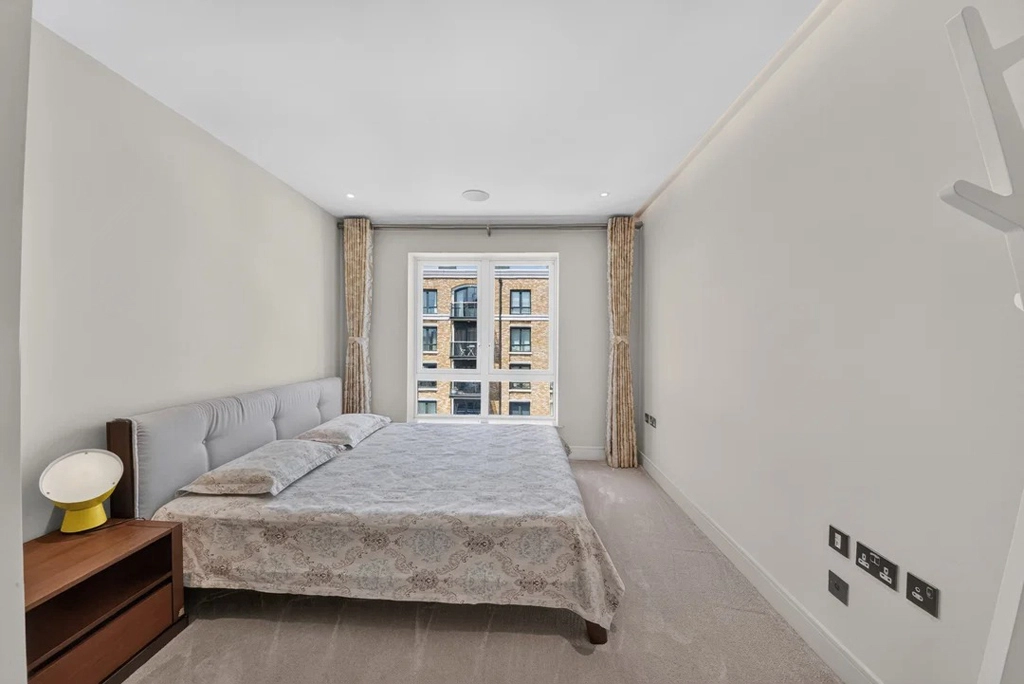 3 bedrooms apartments/flats for sale in Parr's Way, Hammersmith - W6 view 5