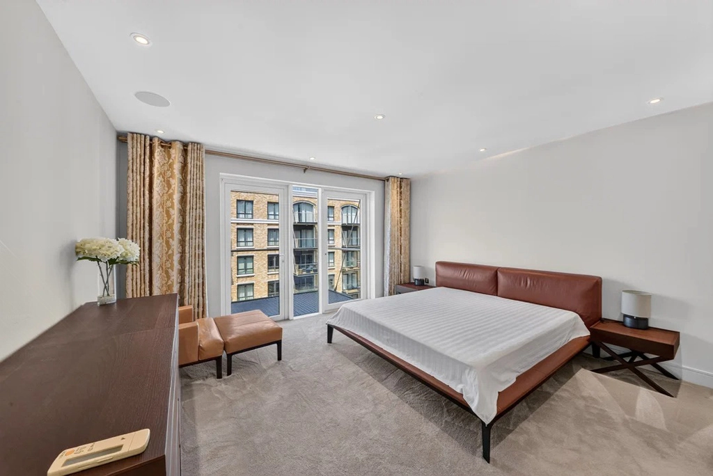 3 bedrooms apartments/flats for sale in Parr's Way, Hammersmith - W6 view 4