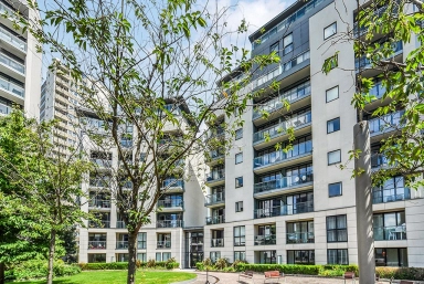 Pump House Crescent, Brentford - TW8 view 1