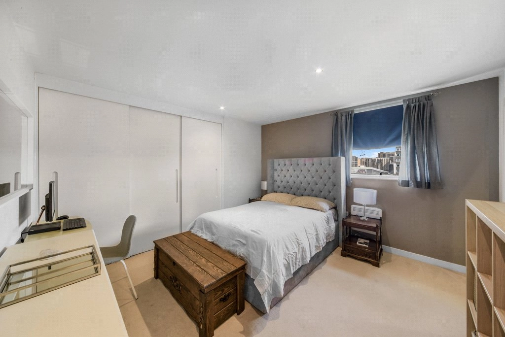 2 bedrooms apartments/flats for sale in Pump House Crescent, Brentford - TW8 view 4