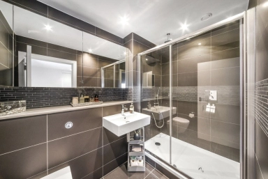 Pump House Crescent, Brentford - TW8 view 6