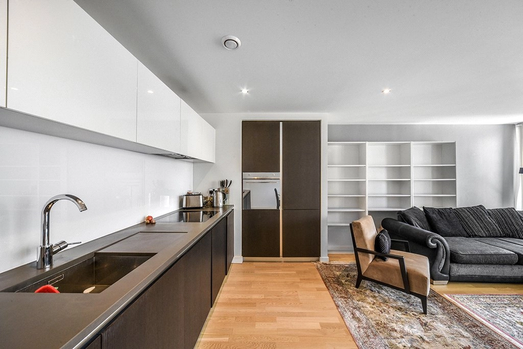 2 bedrooms apartments/flats for sale in Pump House Crescent, Brentford - TW8 view 12