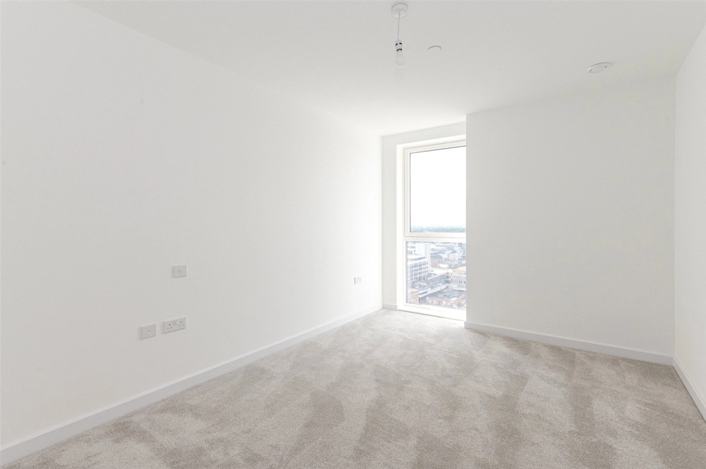 2 bedrooms apartments/flats for sale in Prince Regent Road, Hounslow - TW3 view 6