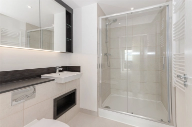 Prince Regent Road, Hounslow - TW3 view 9