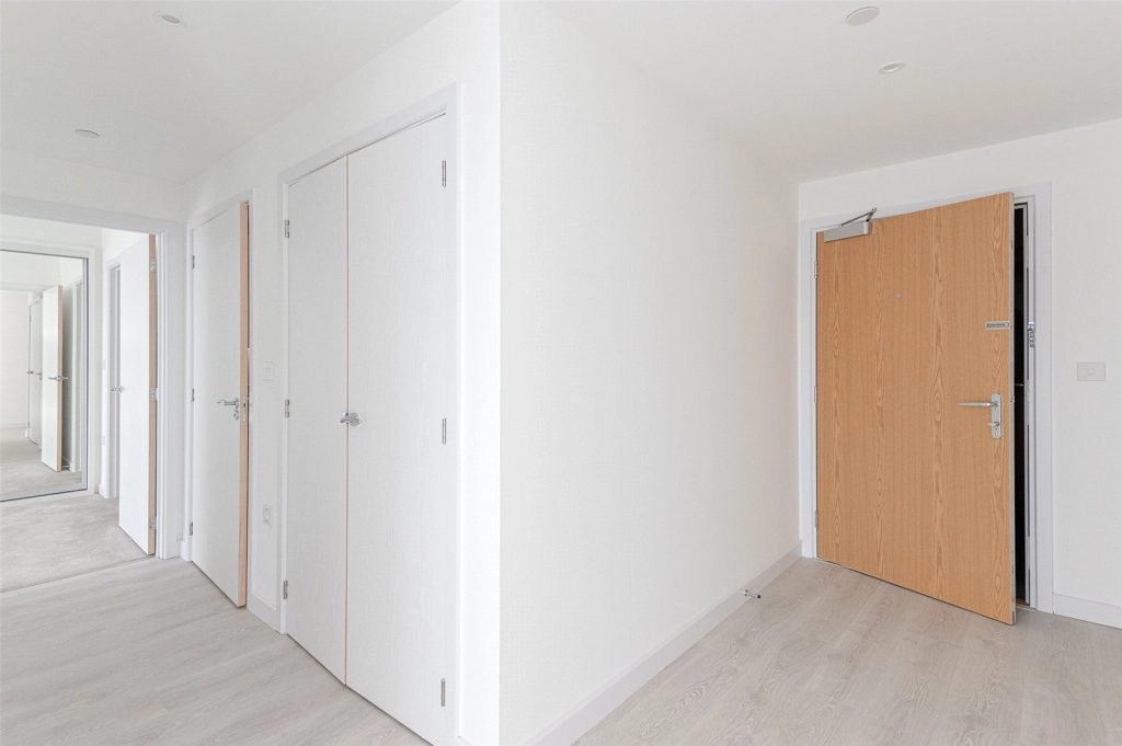 2 bedrooms apartments/flats for sale in Prince Regent Road, Hounslow - TW3 view 10