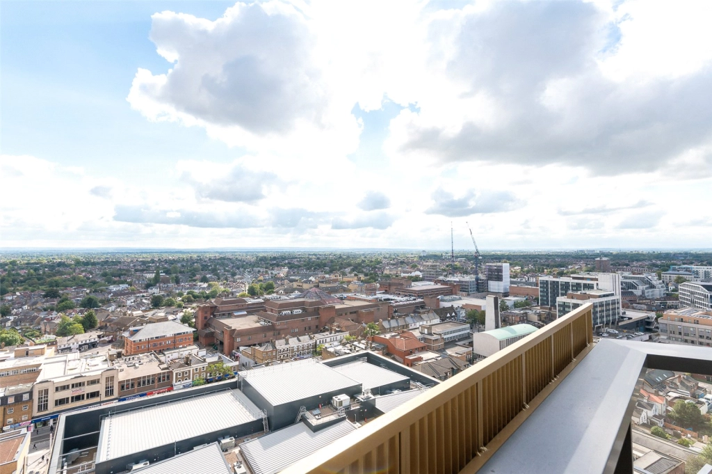 2 bedrooms apartments/flats for sale in Prince Regent Road, Hounslow - TW3 view 14