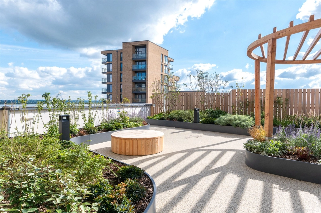 2 bedrooms apartments/flats for sale in Prince Regent Road, Hounslow - TW3 view 15