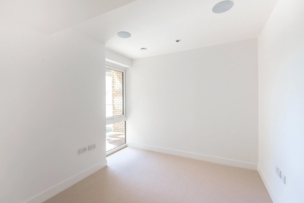2 bedrooms apartments/flats for sale in Kew Bridge Road, Brentford - TW8 view 6