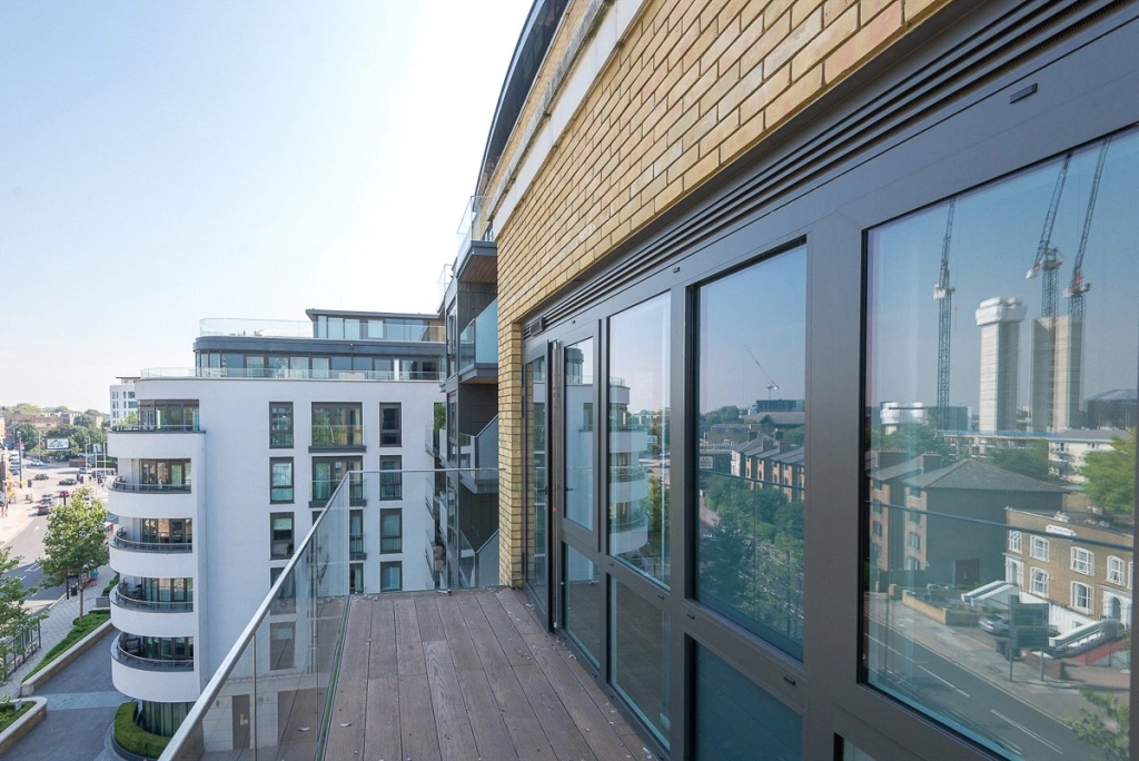 2 bedrooms apartments/flats for sale in Kew Bridge Road, Brentford - TW8 view 7