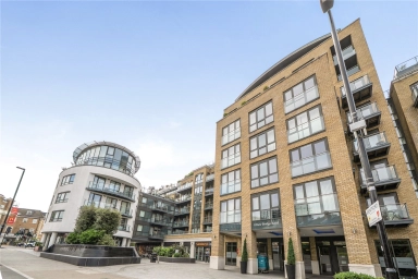 Kew Bridge Road, Brentford - TW8 view 1