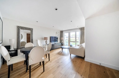 Kew Bridge Road, Brentford - TW8 view 6