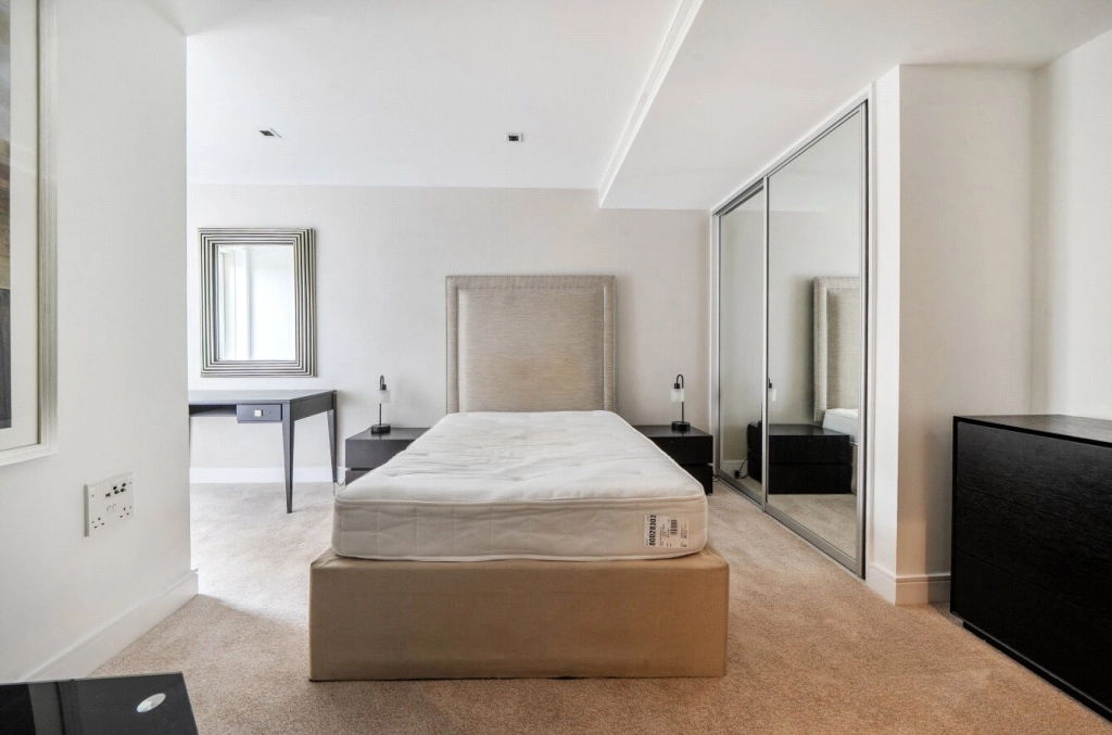 2 bedrooms apartments/flats for sale in Kew Bridge Road, Brentford - TW8 view 17