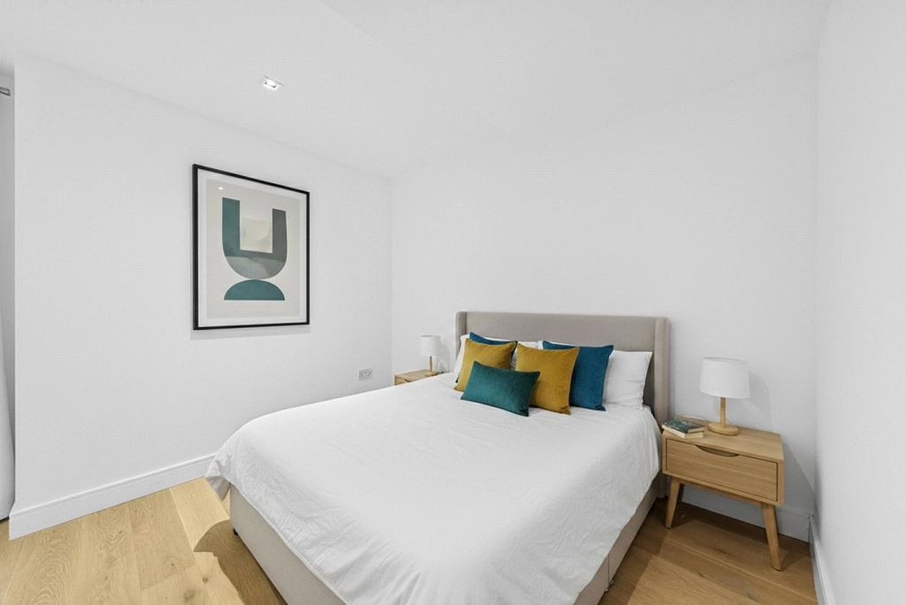 2 bedrooms apartments/flats for sale in Kew Bridge Road, Brentford - TW8 view 5