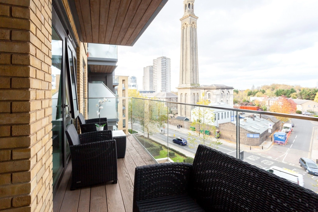 2 bedrooms apartments/flats for sale in Kew Bridge Road, Brentford - TW8 view 7