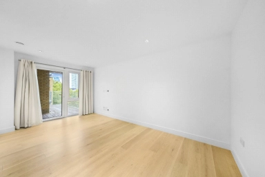 Kew Bridge Road, Brentford - TW8 view 9