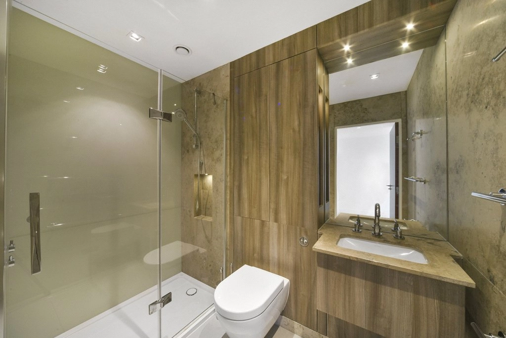 2 bedrooms apartments/flats for sale in Kew Bridge Road, Brentford - TW8 view 14