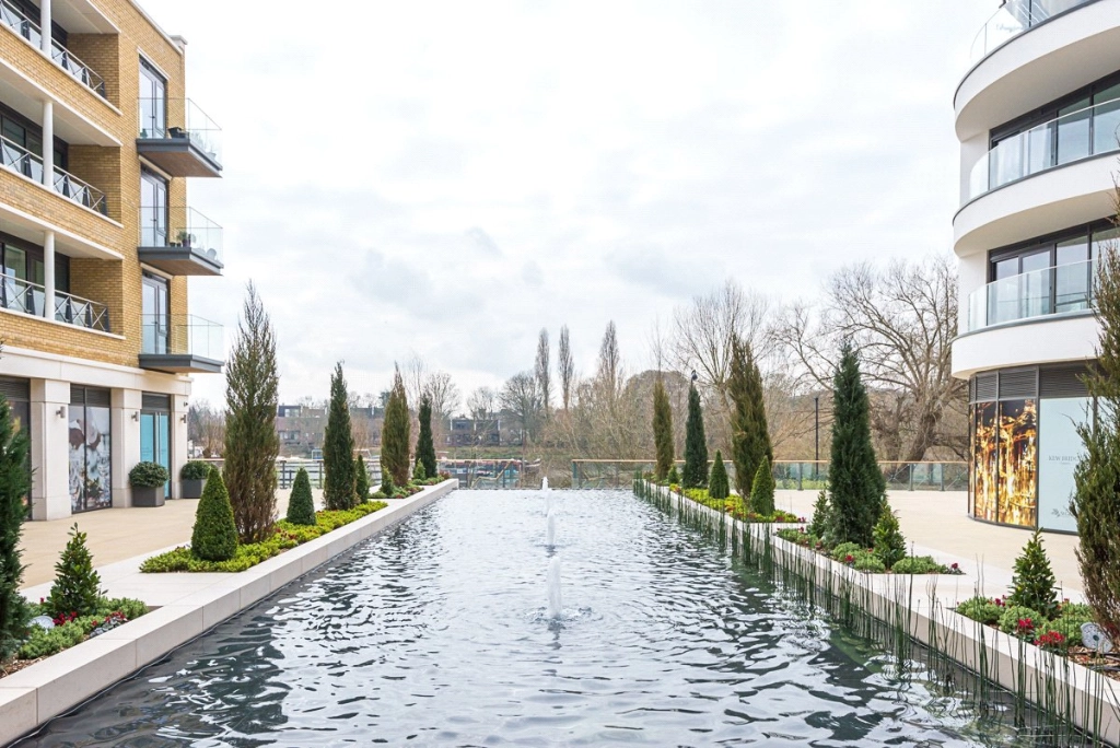 2 bedrooms apartments/flats for sale in Kew Bridge Road, Brentford - TW8 view 16