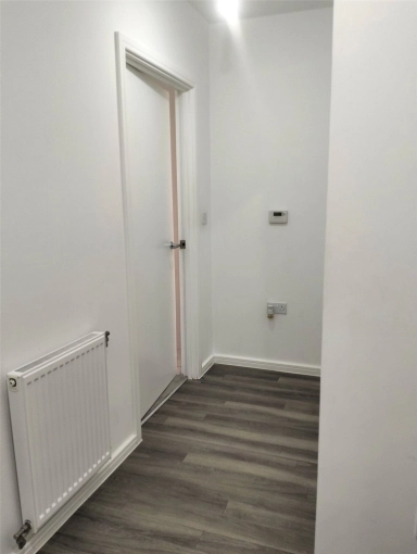 Selbourne Avenue, Hounslow - TW3 view 7