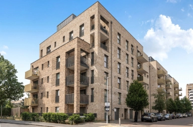 Selbourne Avenue, Hounslow - TW3 view 15