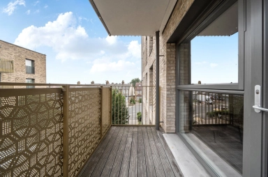 Selbourne Avenue, Hounslow - TW3 view 13