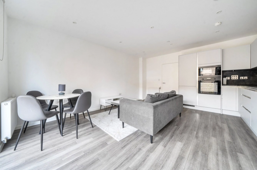 1 bedroom apartments/flats for sale in Selbourne Avenue, Hounslow - TW3 view 5