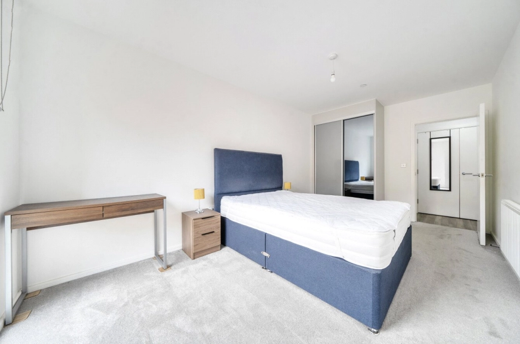 1 bedroom apartments/flats for sale in Selbourne Avenue, Hounslow - TW3 view 9