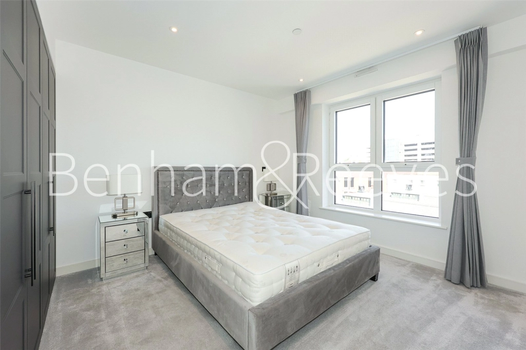 1 bedroom apartments/flats for sale in Heritage Walk, Kingston upon Thames - KT1 view 9