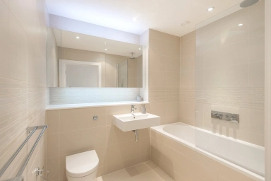 Pump House Crescent, Brentford - TW8 view 7