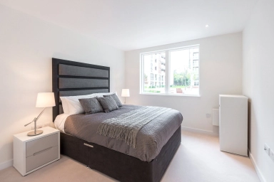 Pump House Crescent, Brentford - TW8 view 6
