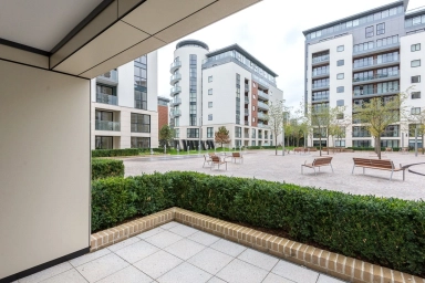 Pump House Crescent, Brentford - TW8 view 8