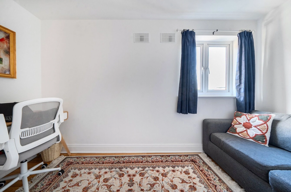 2 bedrooms apartments/flats for sale in Temeraire Place, Brentford - TW8 view 12